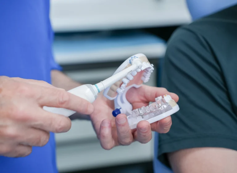 Blog 1 a che età fare la prima pulizia dei denti